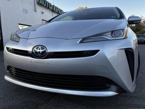 2022 Toyota Prius LE