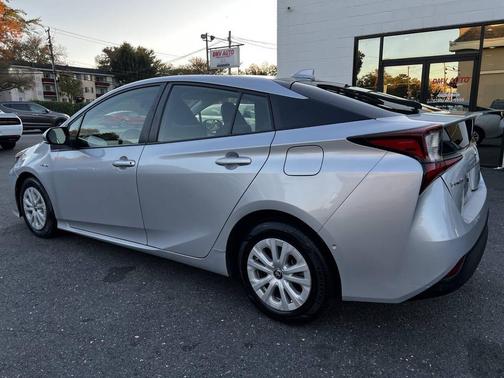 2022 Toyota Prius LE