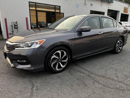 2017 Honda Accord EX-L w/Navigation & Honda Sensing