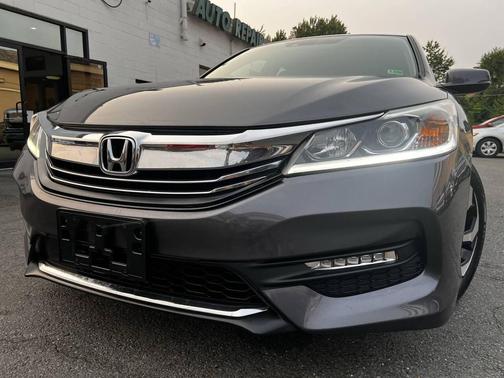 2017 Honda Accord EX-L w/Navigation & Honda Sensing