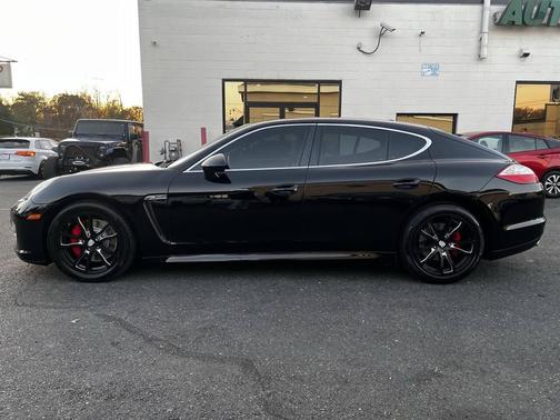 2011 Porsche Panamera 4