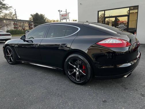 2011 Porsche Panamera 4