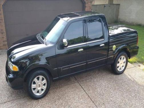 2002 Lincoln Blackwood Base 4dr Crew Cab SB 2WD
