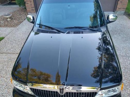 2002 Lincoln Blackwood Base 4dr Crew Cab SB 2WD