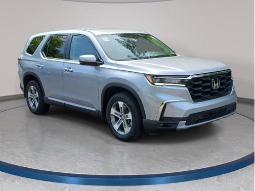 Lunar Silver Metallic 2024 Honda Pilot