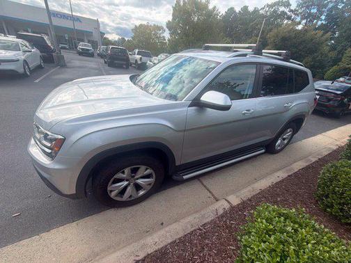 Reflex Silver Metallic 2019 Volkswagen Atlas 3.6L SE