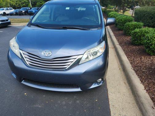 Shoreline Blue Pearl 2016 Toyota Sienna XLE