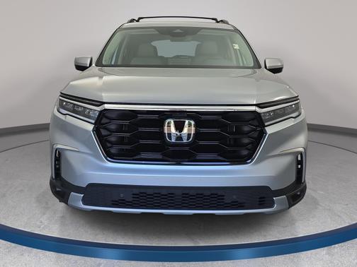 Lunar Silver Metallic 2024 Honda Pilot