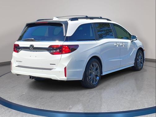 Platinum White Pearl 2027 Honda Odyssey Touring