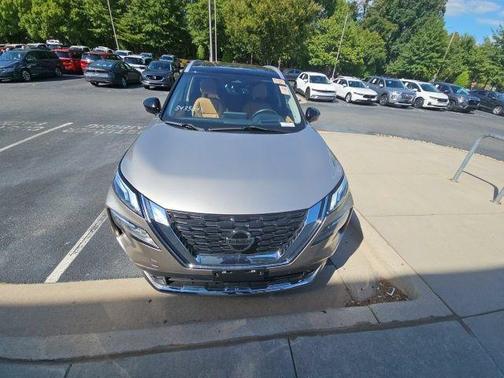 Champagne Silver Metallic/Super Black 2021 Nissan Rogue Platinum