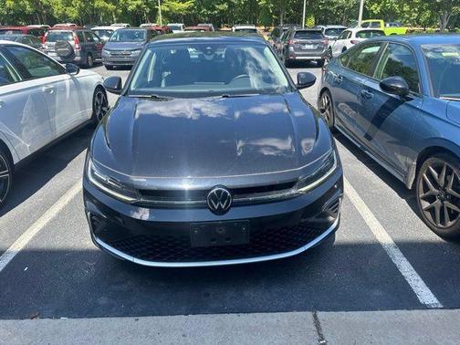 Deep Black Pearl 2025 Volkswagen Jetta 1.5T SE