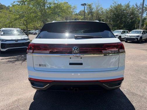 Opal White Pearl 2026 Volkswagen Atlas Cross Sport 2.0T SE W/TECHNOLOGY