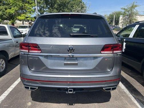 Photo 5 of 6 of 2022 Volkswagen Atlas 3.6L SEL Premium R-Line