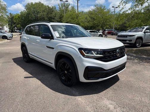 Opal White Pearl Effect 2023 Volkswagen Atlas 3.6 V6 SEL R-Line Black