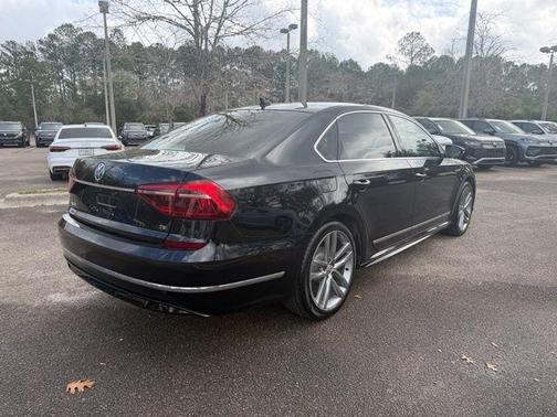 2017 Volkswagen Passat 1.8T R-Line