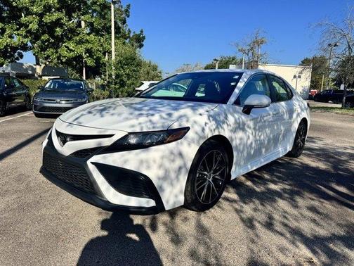 2023 Toyota Camry SE