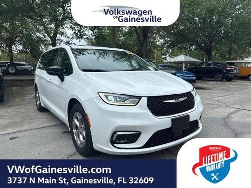 Bright White Clearcoat 2024 Chrysler Pacifica Limited