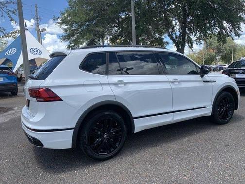 Photo 5 of 35 of 2022 Volkswagen Tiguan 2.0T SE R-Line Black