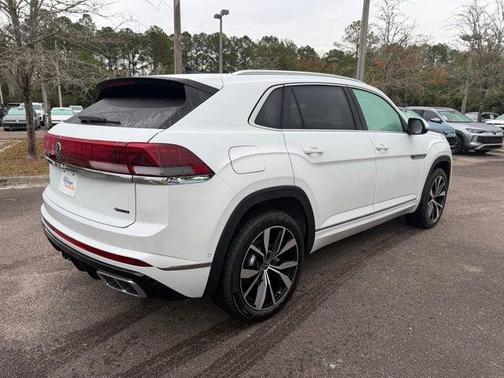 Opal White Pearl 2026 Volkswagen Atlas Cross Sport 2.0T SEL Premium R-Line