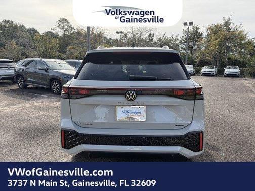 2026 Volkswagen Tiguan 2.0T SEL R-Line