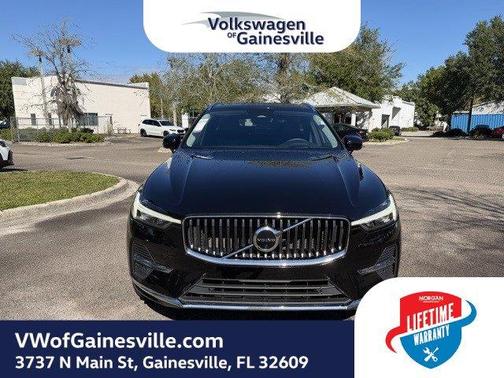 2023 Volvo XC60 B5 Ultimate Bright Theme