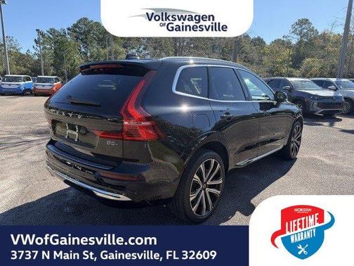 2023 Volvo XC60 B5 Ultimate Bright Theme