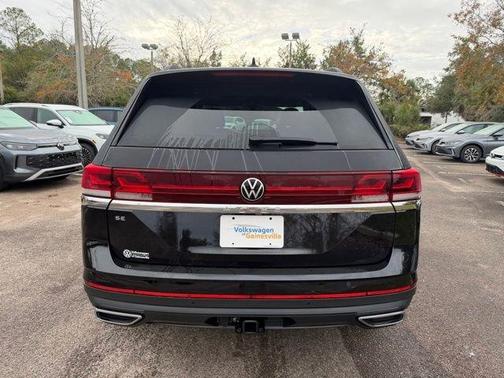 Deep Black Pearl Effect 2026 Volkswagen Atlas 2.0T SE W/TECHNOLOGY