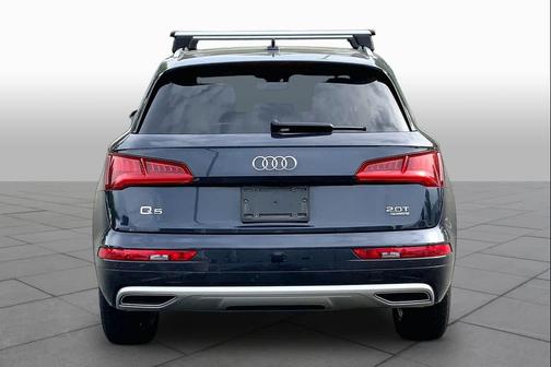 Navarra Blue Metallic 2018 Audi Q5 2.0T Premium Plus