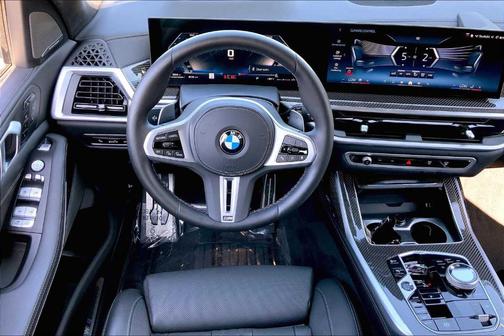 2024 BMW X7 M60i