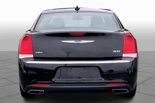 2018 Chrysler 300 Limited