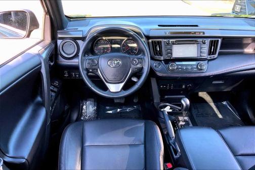 2018 Toyota RAV4 SE