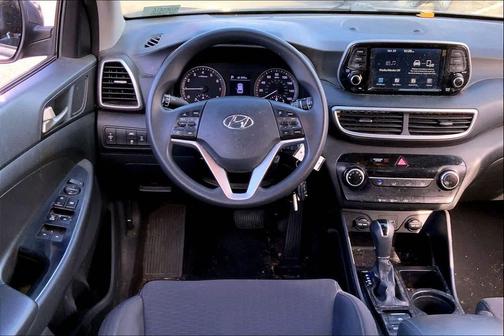 2021 Hyundai TUCSON SE