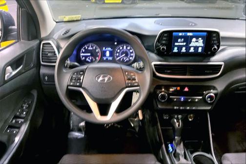 2021 Hyundai TUCSON SE