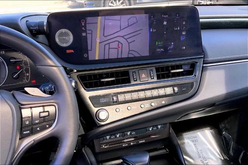 2022 Lexus ES 300h
