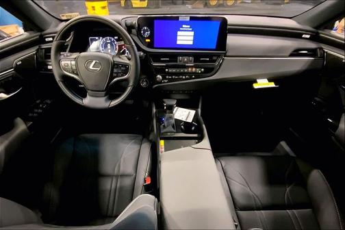 2025 Lexus ES 350 Ultra Luxury