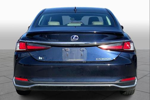 2020 Lexus ES 300h Base