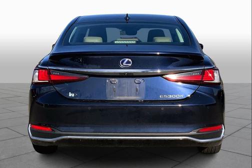 2020 Lexus ES 300h Base