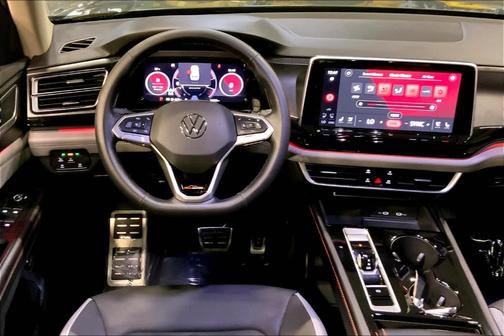 2024 Volkswagen Atlas 2.0T Peak Edition SE w/Technology