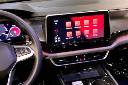 2024 Volkswagen Atlas 2.0T Peak Edition SE w/Technology