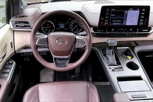 2022 Toyota Sienna Platinum 7 Passenger