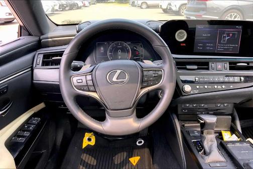 2022 Lexus ES 350