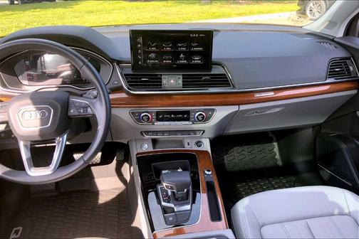 2022 Audi Q5 45 S line Premium Plus