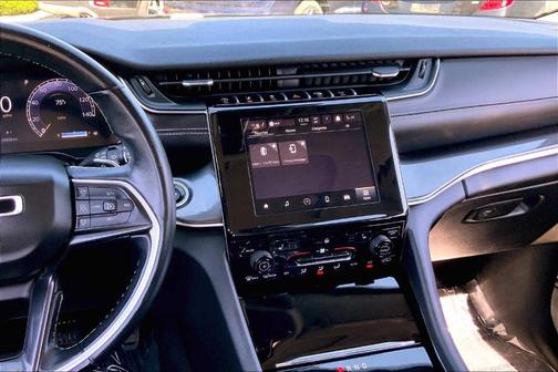 2021 Jeep Grand Cherokee L Laredo