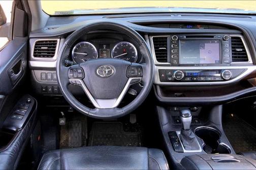 2016 Toyota Highlander Limited Platinum