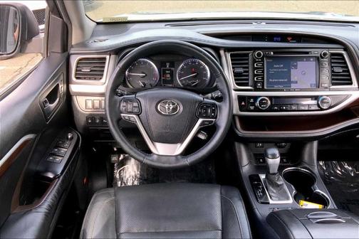 2016 Toyota Highlander Limited Platinum