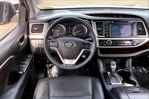 2016 Toyota Highlander Limited Platinum
