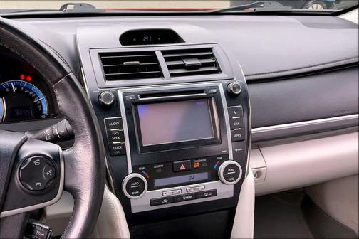 2012 Toyota Camry Hybrid XLE