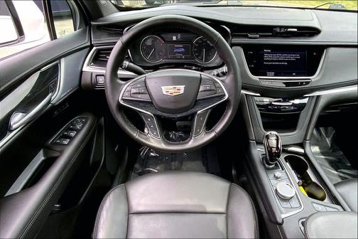 Crystal White Tricoat 2022 Cadillac XT5 Premium Luxury