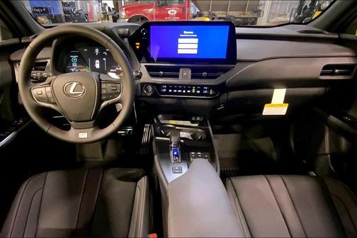 2025 Lexus UX 300h F HANDLING