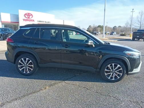 2022 Toyota Corolla Cross XLE